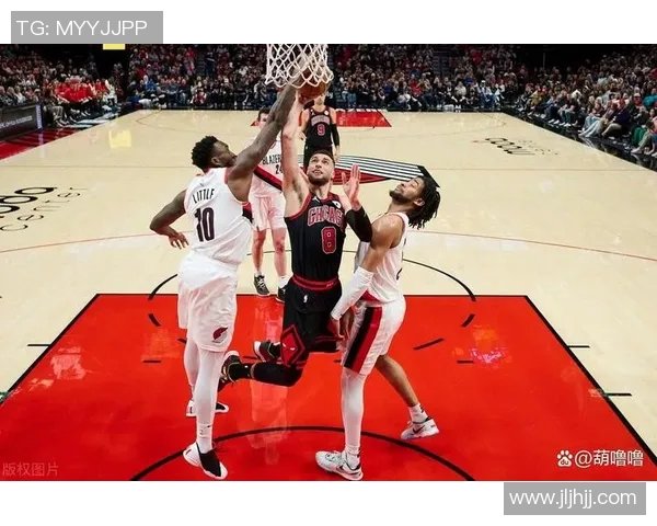 公牛击败开拓者，拉文砍下29分引领胜利