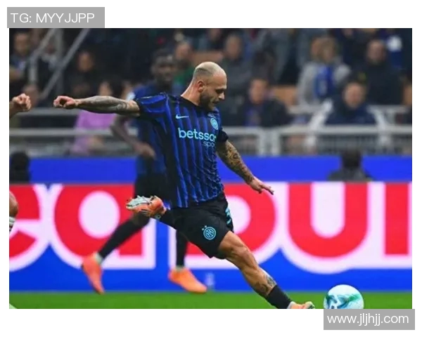 国米后卫斯克里尼亚尔回归训练场,球队整体实力再添利器 国米后卫斯克里尼亚尔回归训练场,球队整体实力再添利器